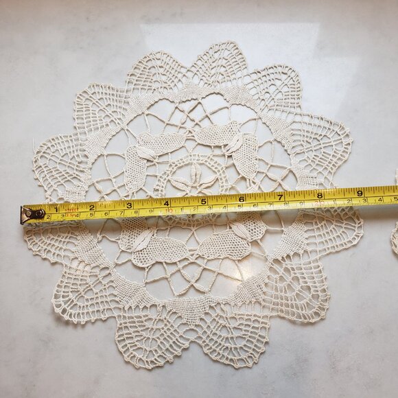 2 handmade crocheted doilies - Picture 4 of 6
